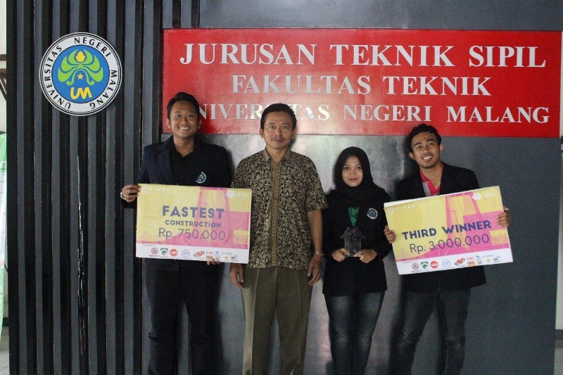 Juara 3 lomba Dinamic Load Bridge Competition Civil Expo 2017