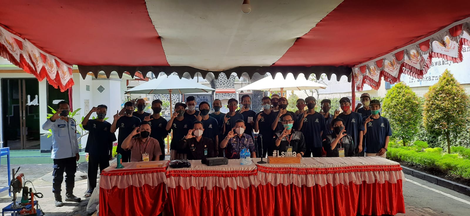 Pelatihan Handy Craft berbahan Resin Polimer