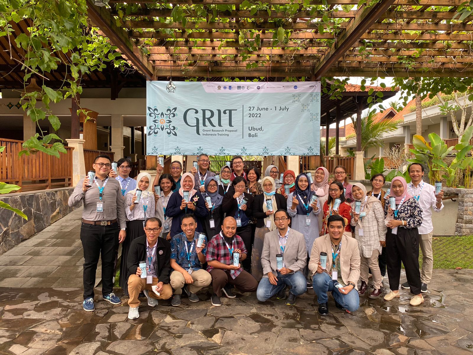 Dosen KBK Struktur dan Material Konstruksi Mengikuti GRIT